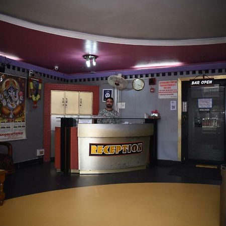 Spot On 37646 Hotel Centre Palace Silchar Dış mekan fotoğraf