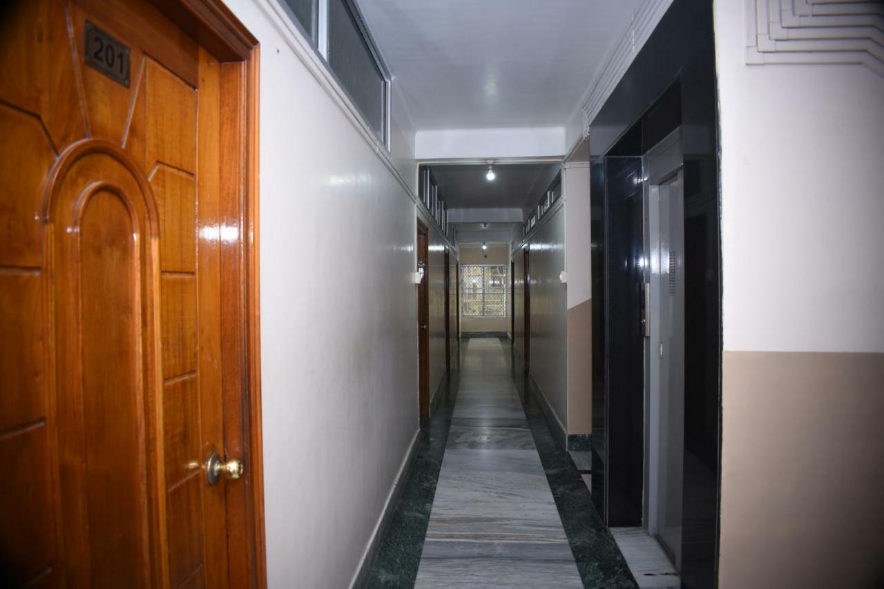 Spot On 37646 Hotel Centre Palace Silchar Dış mekan fotoğraf