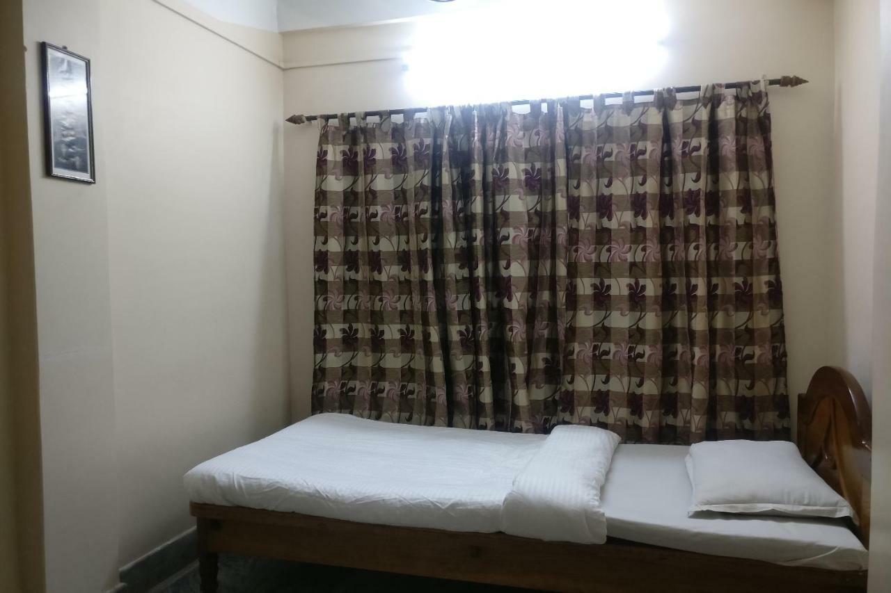 Spot On 37646 Hotel Centre Palace Silchar Dış mekan fotoğraf