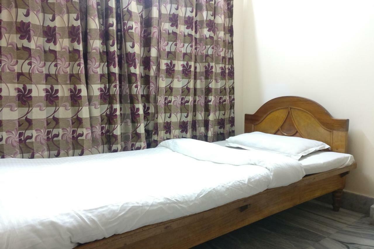 Spot On 37646 Hotel Centre Palace Silchar Dış mekan fotoğraf