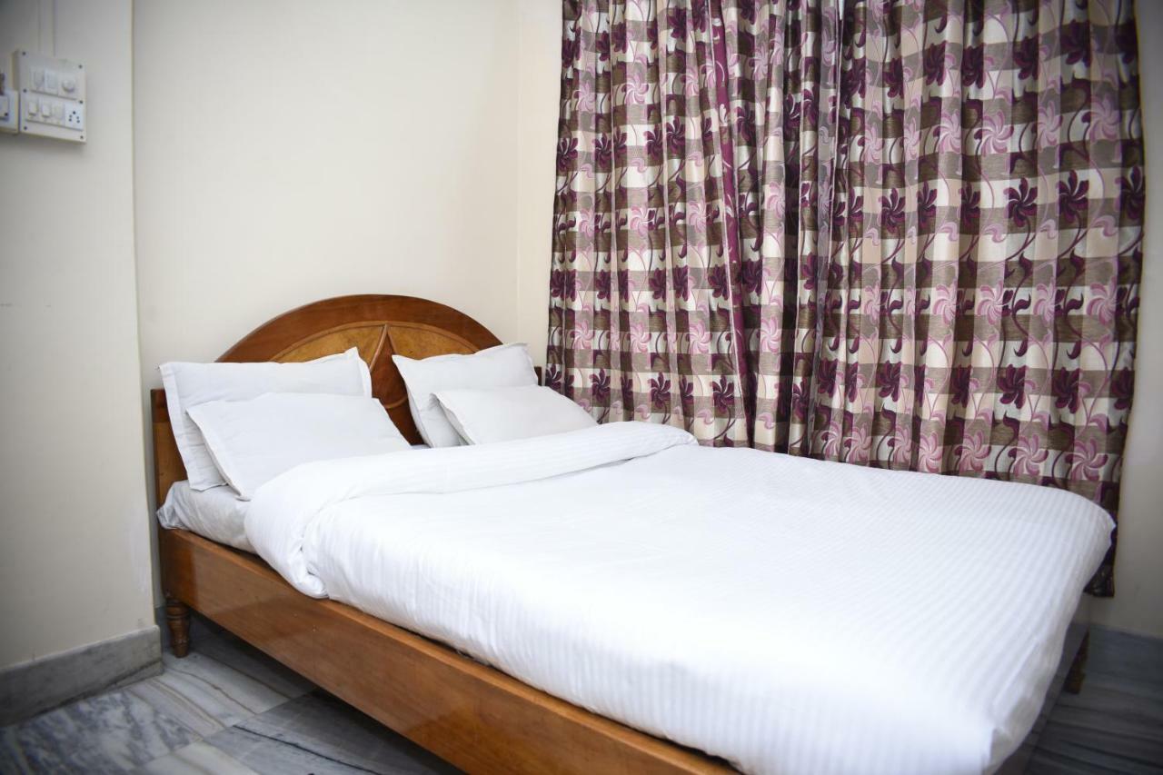 Spot On 37646 Hotel Centre Palace Silchar Dış mekan fotoğraf